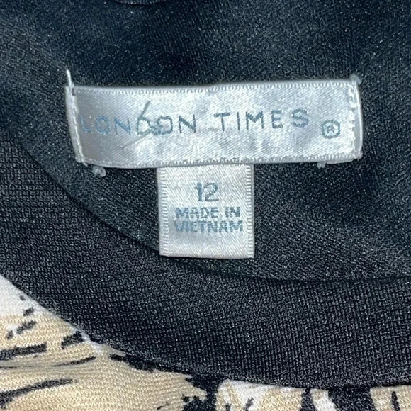 London Times | Floral Print Sleeveless Dress - Picture 3 of 4